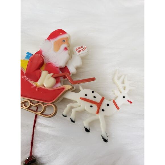 Vintage Santa Reindeer Pull Pin Movable Santa Plastic Jewelry Hong Kong Brooch‎ - Picture 3 of 6